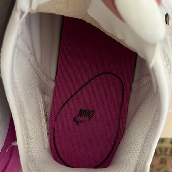 NIKE AIR WHITE AND PINK SIE 8 great condition - Picture 5 of 8